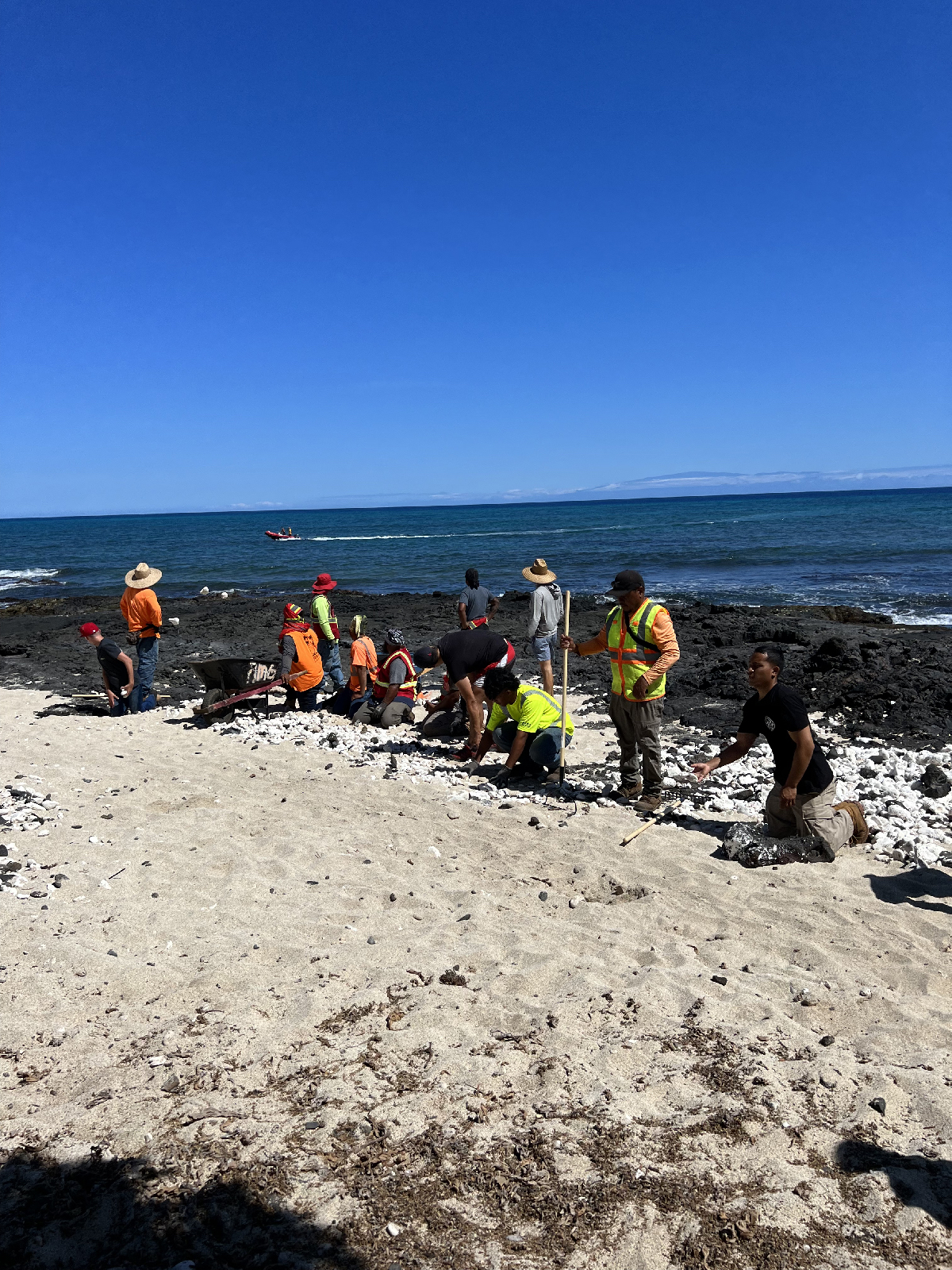 kona village beach cleanup TMG sperber 08